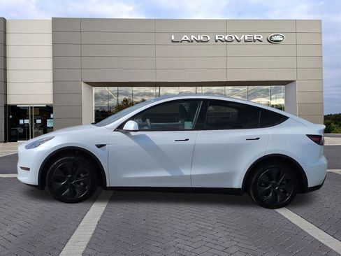 Used 2025 Tesla Model Y Long Range image 8