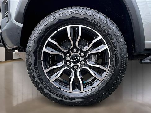 New 2026 Chevrolet Colorado Trail Boss w/ Off-Road Front Bumper Package AWD/4WD image 11