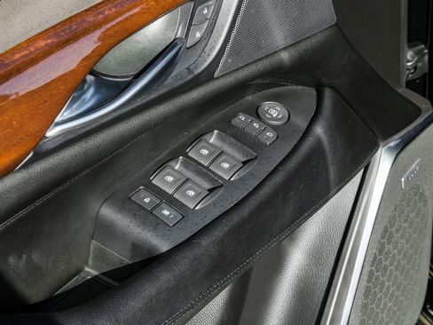 Used 2018 Cadillac Escalade Luxury image 44