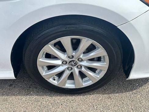 Used 2018 Toyota Camry LE image 38