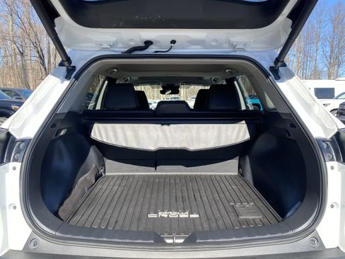 Used 2023 Toyota Corolla Cross XLE w/ Convenience Package image 18