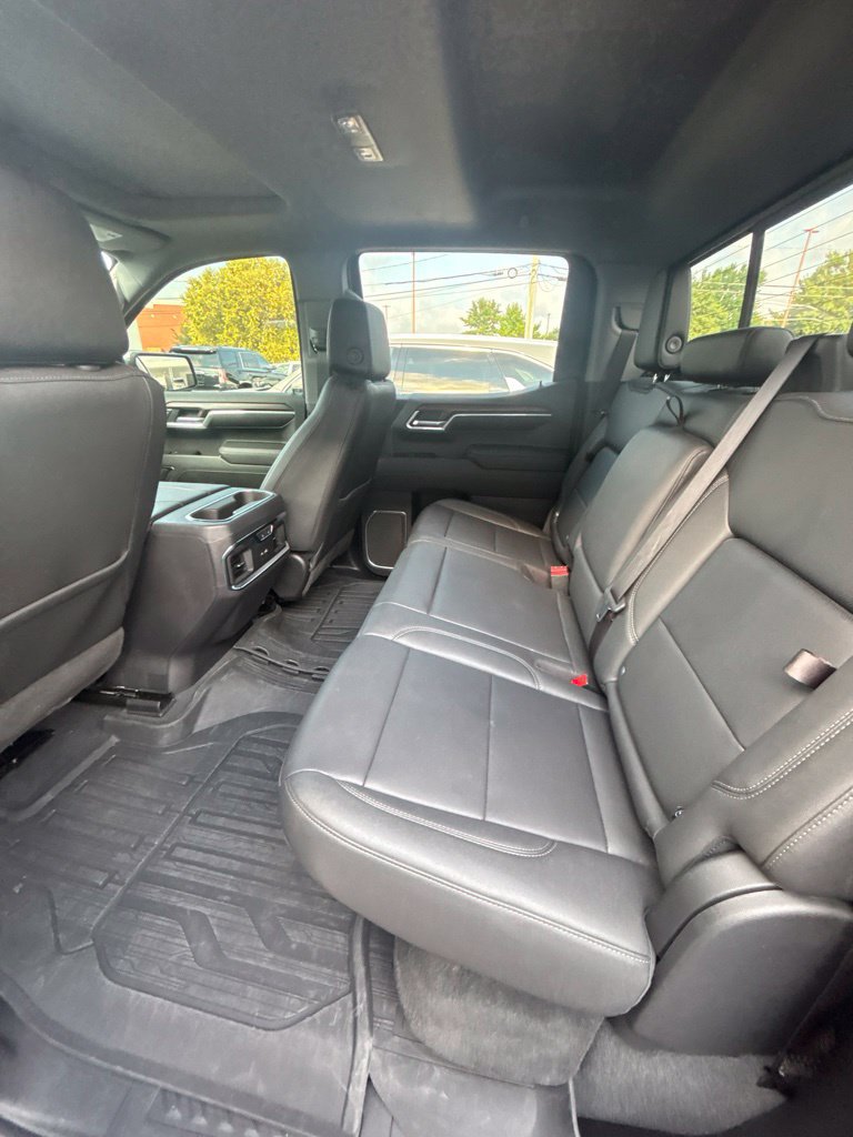 Used 2023 GMC Sierra 1500 SLT w/ SLT Premium Package AWD/4WD image 17