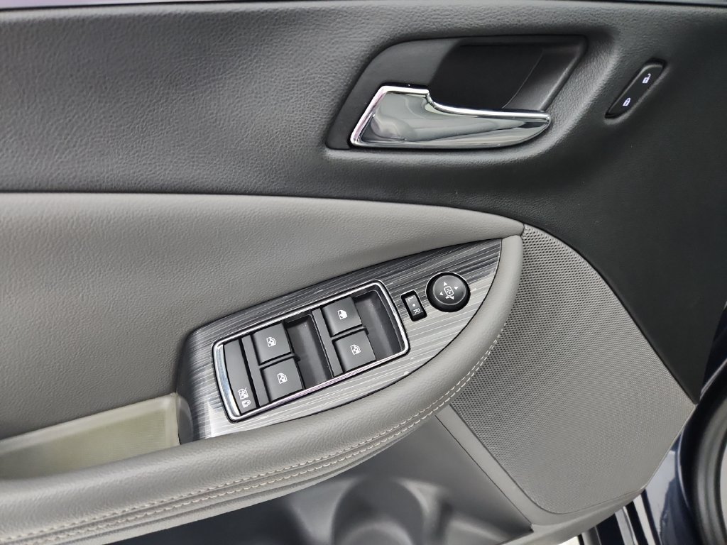Used 2018 Chevrolet Impala LT FWD image 6