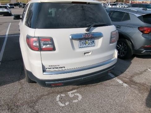 Used 2014 GMC Acadia SLE image 2