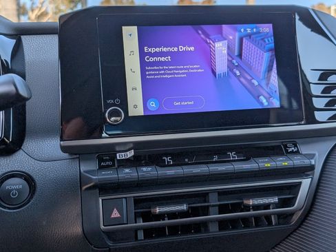 Used 2026 Toyota Camry SE image 17