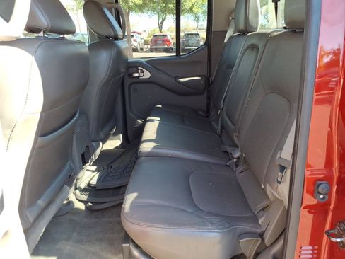 Used 2015 Nissan Frontier SL AWD/4WD image 17