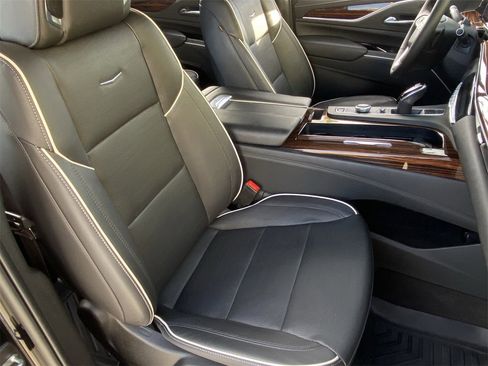 Used 2022 Cadillac Escalade Premium Luxury w/ Performance Package image 10