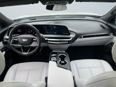 Used 2024 Cadillac Lyriq Luxury image 11