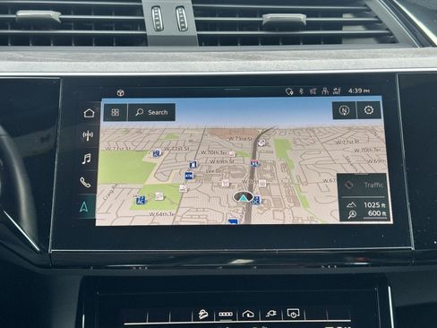 Used 2022 Audi e-tron Premium Plus w/ Premium Plus Package image 15