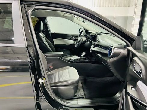 Used 2024 Chevrolet Trax LT image 33