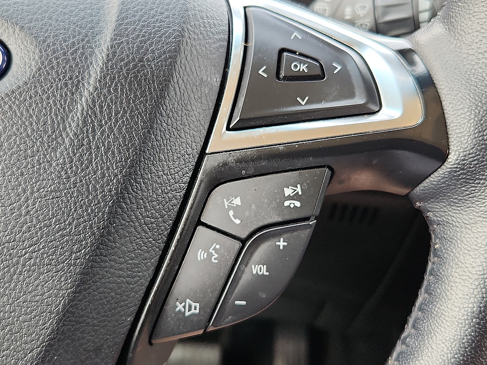Used 2024 Ford Edge Titanium AWD/4WD image 17