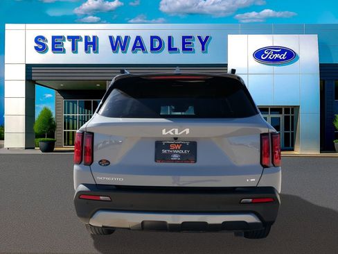 Used 2023 Kia Sorento SX Prestige image 5
