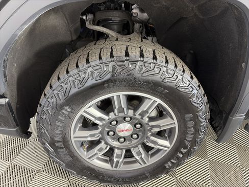 Certified 2024 GMC Sierra 1500 AT4 w/ Technology Package AWD/4WD image 14