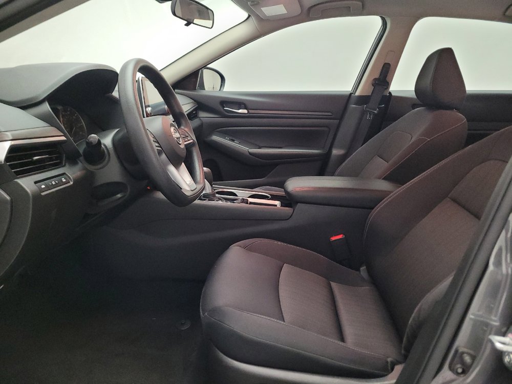 Used 2024 Nissan Altima 2.5 SV FWD image 17