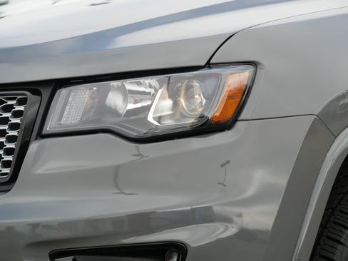 Used 2022 Jeep Grand Cherokee Laredo X AWD/4WD image 16