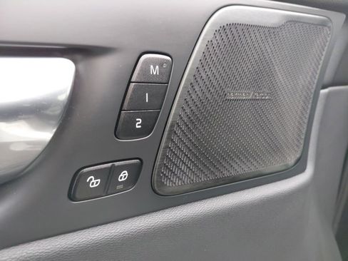 Used 2022 Volvo XC60 B5 Inscription w/ Advanced Package image 24