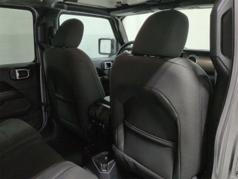 Certified 2019 Jeep Wrangler Unlimited Sahara image 19