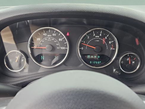 Used 2017 Jeep Wrangler Unlimited Sahara AWD/4WD image 18