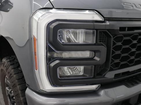 Used 2024 Ford F250 Lariat w/ Lariat Ultimate Package AWD/4WD image 25