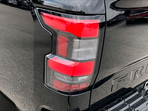 Used 2023 Nissan Frontier SV w/ SV Premium Package image 28