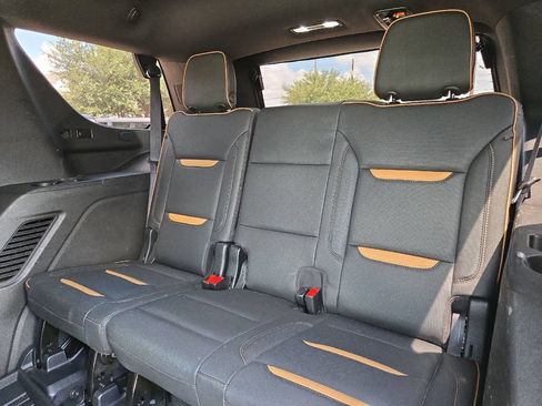 Used 2021 GMC Yukon AT4 w/ AT4 Premium Package AWD/4WD image 16