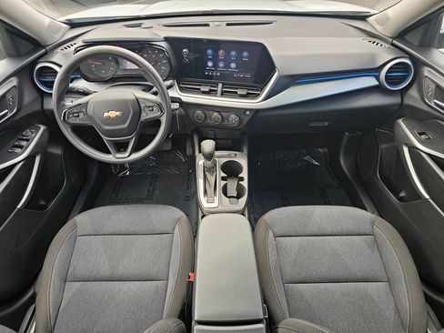 Certified 2024 Chevrolet Trax LS w/ LS Convenience Package FWD image 19