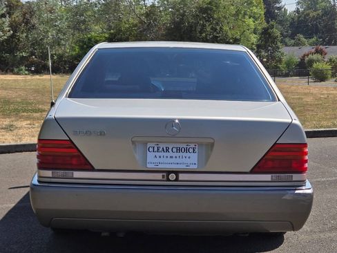 Used 1993 Mercedes-Benz 300 SD Sedan image 4