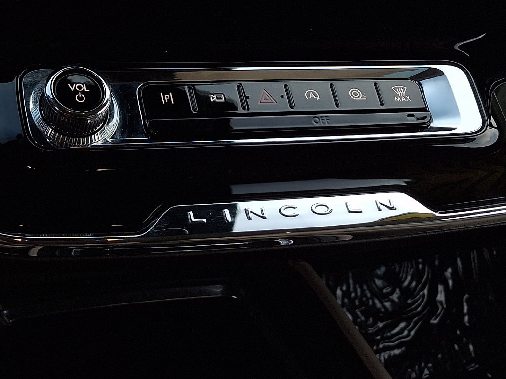 Used 2023 Lincoln Corsair Reserve AWD/4WD image 15