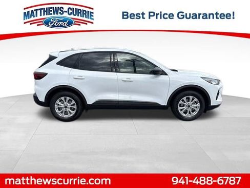 New 2025 Ford Escape Active image 3