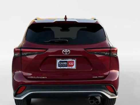 Used 2021 Toyota Highlander XSE image 4