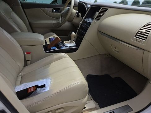 Used 2014 INFINITI QX70 2WD w/ Premium Package image 12