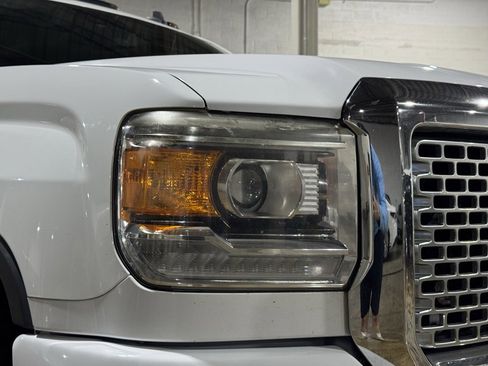 Used 2015 GMC Sierra 3500 Denali image 8