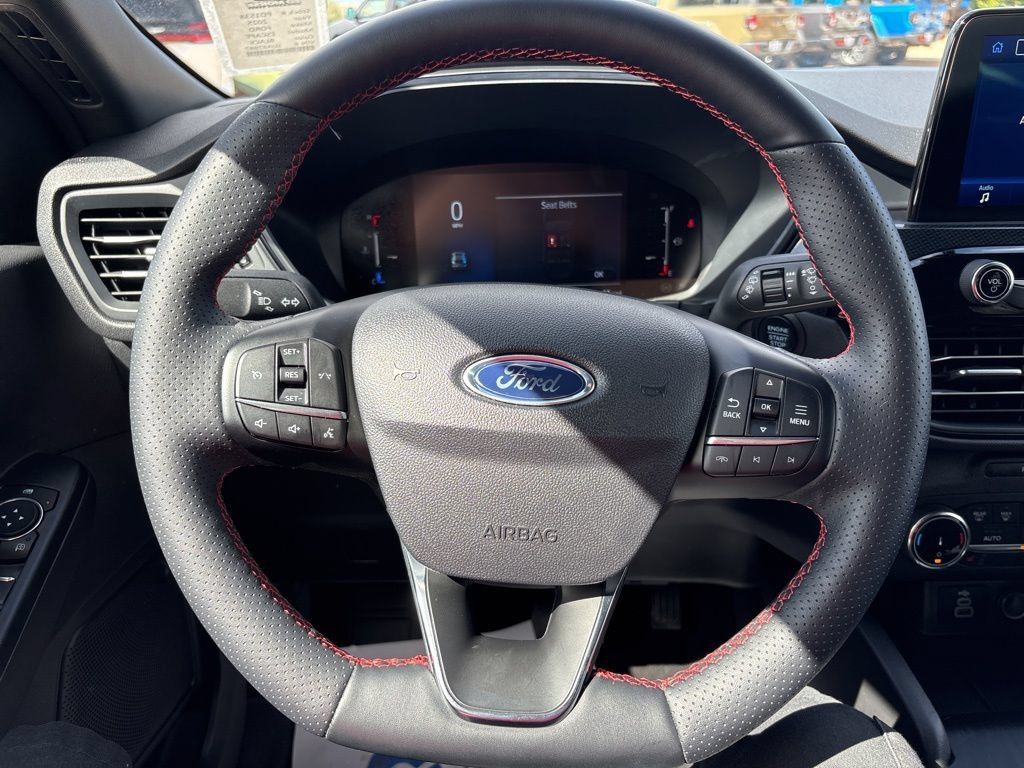 Used 2025 Ford Escape ST-Line Select AWD/4WD image 29