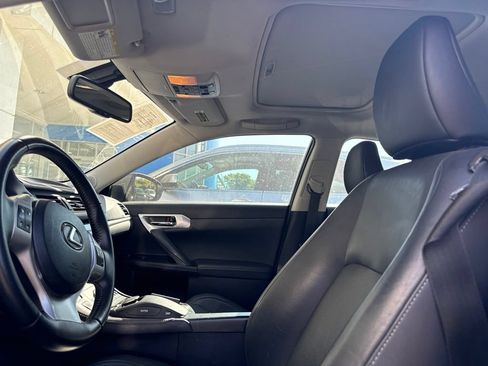 Used 2012 Lexus CT 200h Premium w/ Leather Pkg FWD image 10