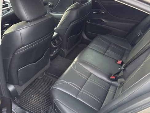 Used 2019 Lexus ES 350 w/ Accessory Package FWD image 5