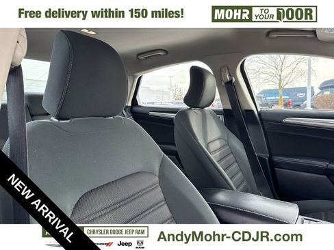 Used 2019 Ford Fusion SE image 25