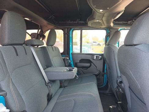 Used 2024 Jeep Wrangler Unlimited w/ Convenience Group image 19