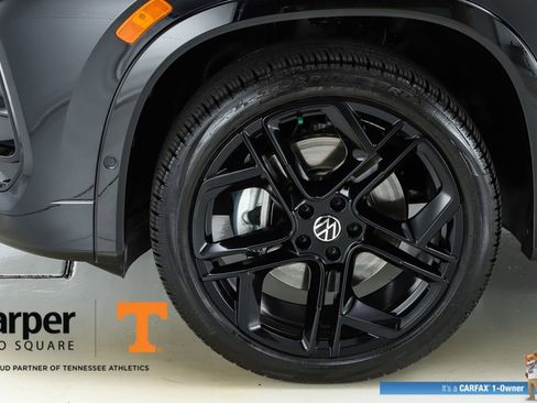 Used 2025 Volkswagen Tiguan SE R-Line image 5