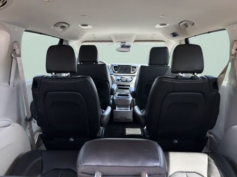 Used 2023 Chrysler Pacifica Touring-L FWD image 12