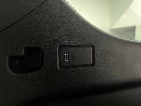 Used 2025 GMC Yukon Denali AWD/4WD image 39