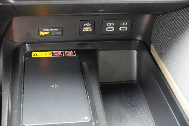 Used 2025 Toyota Camry SE FWD image 35