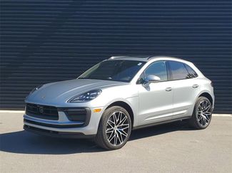 Used 2025 Porsche Macan video 1