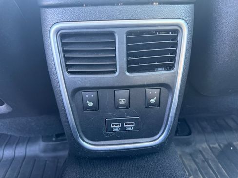 Certified 2022 Chrysler 300 Touring L w/ Popular Equipment Group AWD/4WD image 24