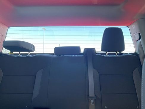 Used 2025 Chevrolet Silverado 1500 LT image 18