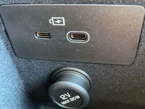 Used 2026 Volvo XC90 B6 Plus w/ Protection Package Premier image 28