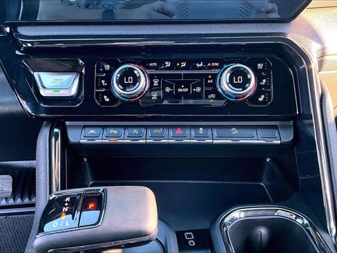 Used 2024 GMC Sierra 1500 AT4 w/ AT4 Premium Package image 24