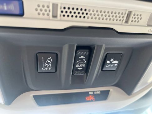 Used 2023 Subaru Forester Touring AWD/4WD image 19