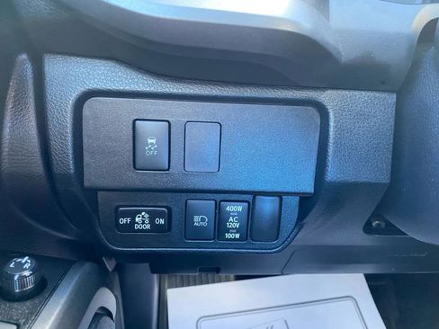 Used 2021 Toyota Tacoma TRD Off-Road image 17