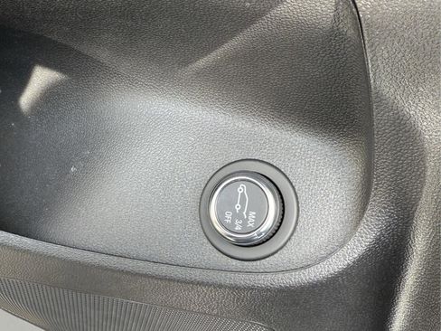 Used 2025 Buick Envista Sport Touring w/ Convenience I Package FWD image 30
