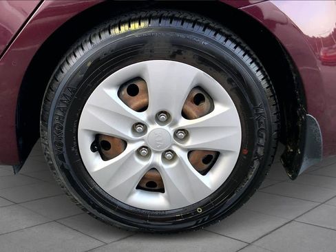 Used 2018 Kia Forte LX image 10